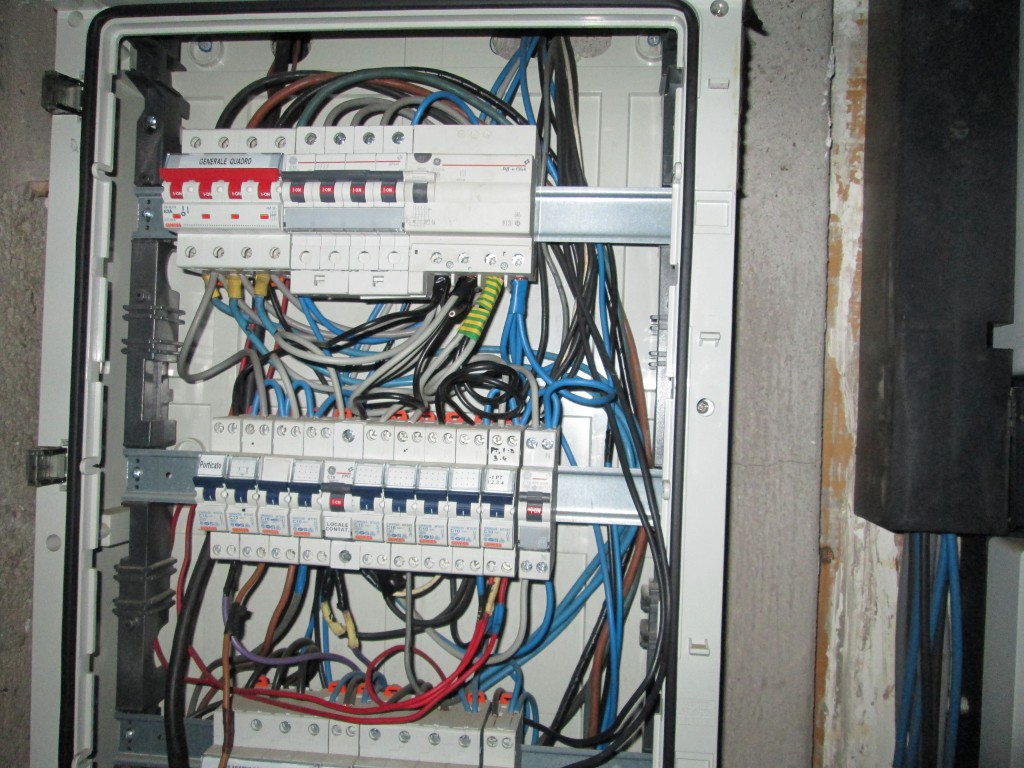 quadro-elettrico-scoperto